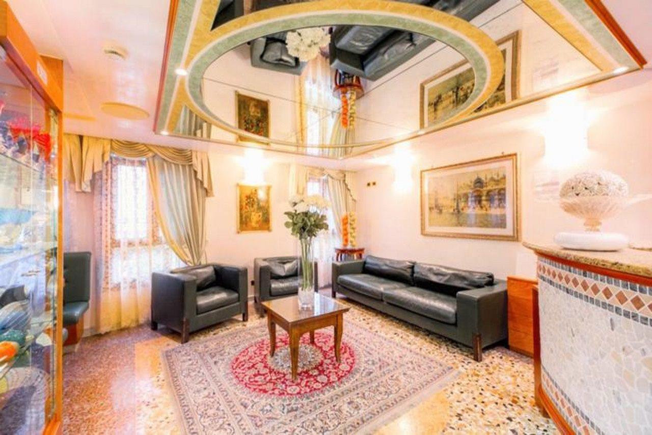 Отель Antica Casa Carettoni Венеция Экстерьер фото